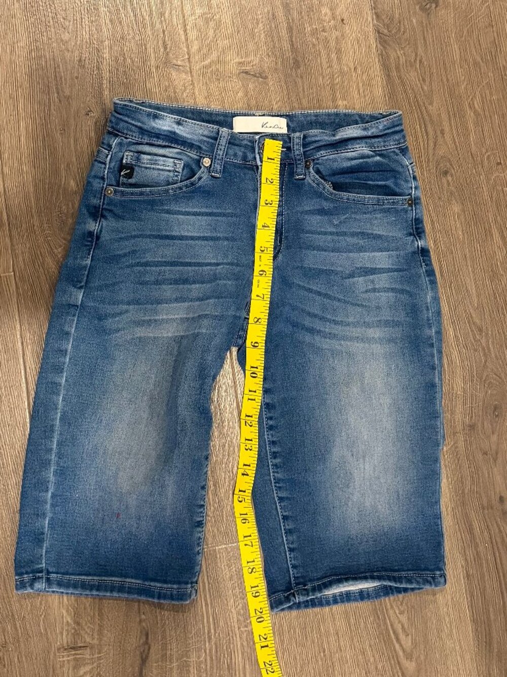 KanCan Bermuda Jean Shorts Size 24 Medium Wash Stretch Mid Rise Knee Length - Picture 8 of 8